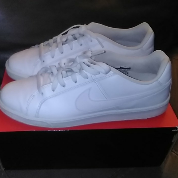 Nike Sneakers - Picture 1 of 6